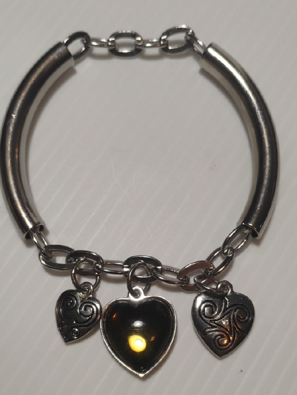Lis Sophia Vintage Heart Charm Stretch Bracelet